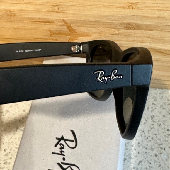 NIB Ray-Ban P New Wayfarer sunglasses - Picture 4 of 10